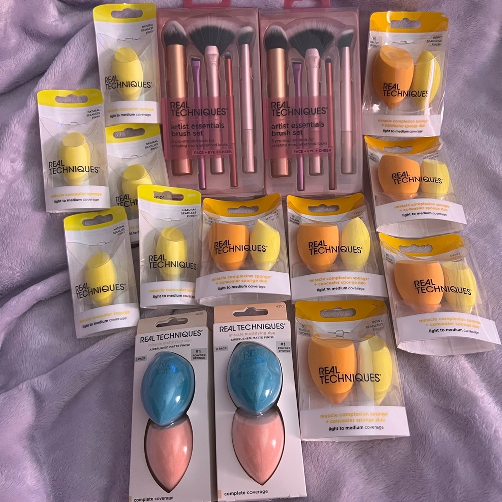 NWT - Real Techniques Makeup Brushes and Sponges Bundle